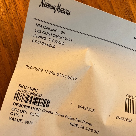Manolo Blahnik Gorina Velvet Polka-Dot Pumps - Picture 5 of 8